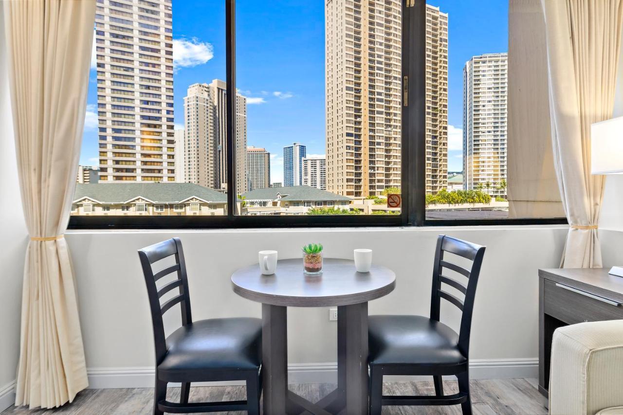 Renovated With City View At Aqua Palms Waikiki Honolulu Eksteriør billede